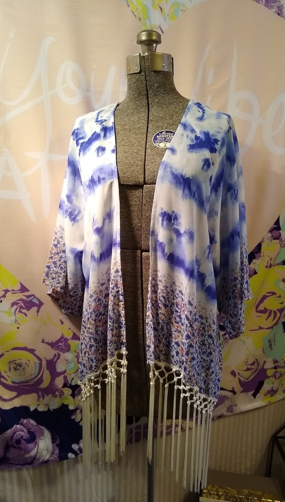 Lucky & Coco cloud & abstract floral fringed kimono